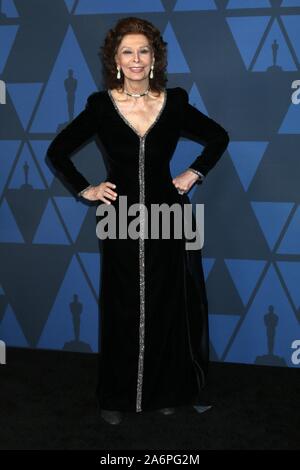 Los Angeles, USA. 27 Oct, 2019. LOS ANGELES - jan 27 : Sophia Loren à la 11e édition annuelle des Prix des Gouverneurs au Kodak Theater Le 27 octobre 2019 à Los Angeles, CA à l'Académie pour des arrivées 11e édition annuelle des Prix 2019 Gouverneurs - Partie 2, le Kodak Theater à Hollywood et Highland Center, Los Angeles, CA, 27 octobre 2019. Credit : Priscilla Grant/Everett Collection/Alamy Live News Banque D'Images