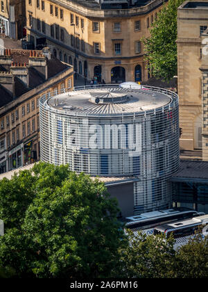 Première à l'ouest de l'Angleterre moderne compagnie de bus bus station building à Bath, Somerset, Royaume-Uni. Banque D'Images