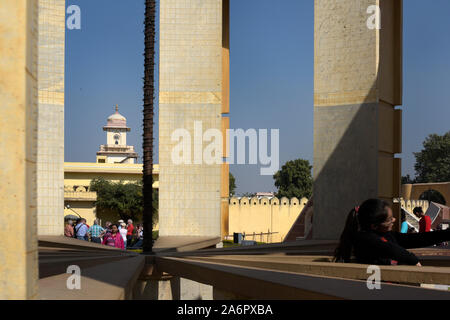 Le Jantar Mantar est une collection de 19 instruments astronomiques architectural construit par le roi Kachwaha Rajput Sawai Jai Singh II, le fondateur Banque D'Images