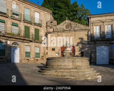 L'architecture typique de la vieille ville, sur la place Plaza de San Cosmede à Ourense, Galice, Espagne Banque D'Images