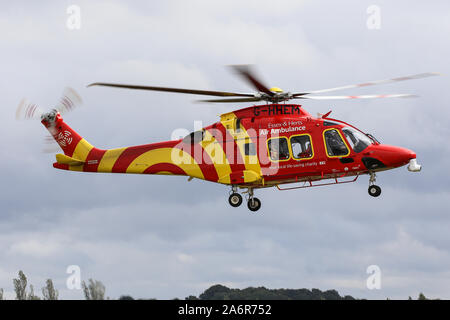 Une AgustaWestland AW169 appartenant aux terres de l'Ambulance aérienne d'Essex & Herts dans l'aérodrome de North Weald Banque D'Images