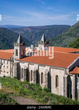 Vue sur San Estevo de Ribas de Sil Monastère, Ourense, Galice, Espagne Banque D'Images