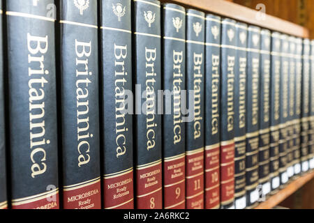 Britannica Micropedia volumes, Bristol, UK Bibliothèque Centrale Banque D'Images