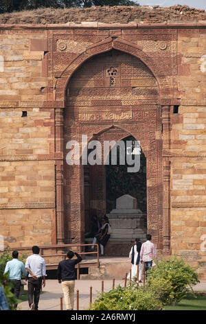 Tombe d'Iltutmish construit 1235 | CE | Qutb Minar Complex Banque D'Images