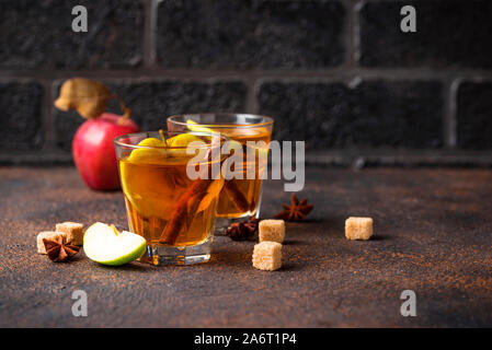 Cidre épicé, boire de l'automne Banque D'Images