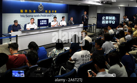 Hong Kong. 28 Oct, 2019. Une conférence de presse est tenue par la police de Hong Kong dans le sud de la Chine, Hong Kong, le 28 octobre 2019. La police de Hong Kong ont arrêté 206 personnes impliqués dans des incidents violents au cours de la semaine dernière, la police a dit qu'ici le lundi. Hanxin Crédit : Lu/Xinhua/Alamy Live News Banque D'Images