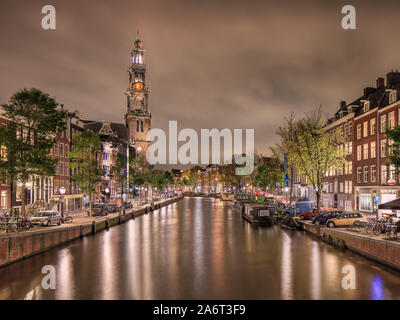 Nuit vue sur le Prinsengracht à Amsterdam Canal historique de la courroie. Banque D'Images