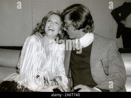 ***PHOTO*** Robert Evans est décédé. 1978 New York, NY Phyllis George et Robert Evans au Studio 54 Crédit : Adam Scull/MediaPunch-PHOTOlink Banque D'Images