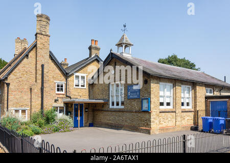 St Andrews C E de l'école primaire et de pépinière, Tower Hill, Much Hadham, Hertfordshire, Angleterre, Royaume-Uni Banque D'Images