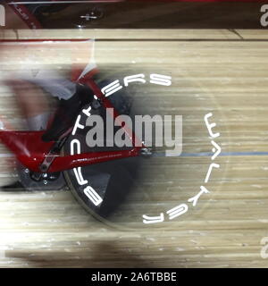 Lee Valley Velodrome - LONDON, UK. 27 octobre 2019. Résumé de droit de la roue pendant le jour 6 de l'épreuve cycliste Londres Six Jours. Banque D'Images