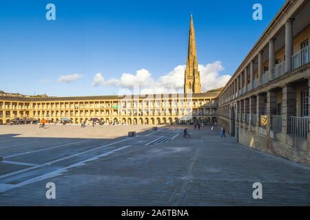 27.10.2019 Halifax, West Yorkshire, Royaume-Uni, la Pièce Hall est un bâtiment classé à Halifax, West Yorkshire, Angleterre. Il a été construit comme une halle aux draps Banque D'Images