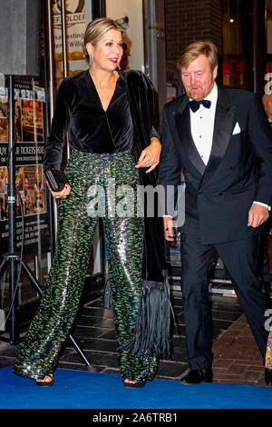 Le roi Willem-Alexander et Maxima La reine des Pays-Bas à la première du film Galapagos : espoir pour l'avenir dans le théâtre Tuschinski à Amsterdam, Pays-Bas 28 octobre 2019. Photo : Patrick van Katwijk Pays-bas / OUT | Banque D'Images