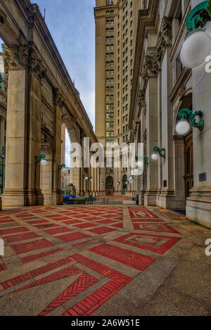 NYC Manhattan Municipal Building - vue latérale de la façade de la Manhattan, New York City bâtiment municipal. Banque D'Images