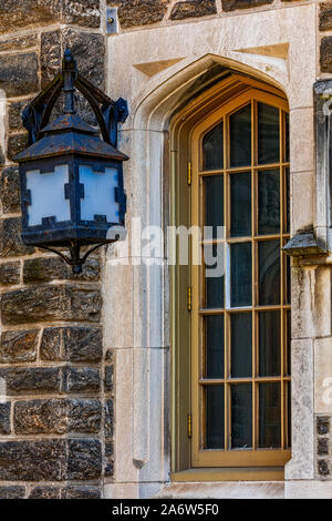 La fenêtre de l'Université de Princeton et lampe Banque D'Images