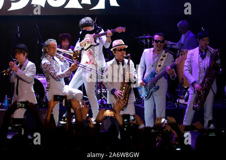 GUANAJUATO, Guanajuato. Octubre 26, 2019 - Alhóndiga de Granaditas La Tokyo Ska Paradise Orchestra, ofreció un concierto ente mas de ocho mil personas en la Alhóndiga de Granaditas, poniendo a bailar a los asistentes de la edición 47 del Festival Internacional Cervantino, en el que incluyeron temas como : Un pas au-delà de y La Jamaïque Ska, entre otros. Foto : Francisco Morales/DAMMPHOTO Banque D'Images