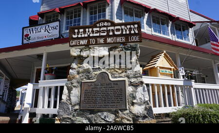 Signer : '1848 Jamestown Passerelle vers le filon-mère' en face de la Wild Rose cadeaux et galerie. Jamestown historique, en Californie. Ruée vers l'or du pays. Banque D'Images