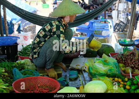 Phu Quoc Vietnam Dong Duong - vendeur de légumes du marché Banque D'Images