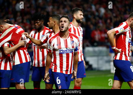 Madrid, Espagne. 26Th Oct, 2019. Koke (Atletico) Football/soccer : Koke célébrer après Morata a pour objectif au cours de l'espagnol 'La Liga Santander' match entre l'Atletico de Madrid 2-0 Athletic Club Bilbao au stade Wanda Metropolitano de Madrid, Espagne . Credit : Mutsu Kawamori/AFLO/Alamy Live News Banque D'Images