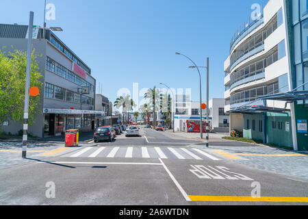 Tauranga Nouvelle Zeakand - le 27 octobre 2019 ; Tauranga city Spring Street de nouveau ouvert intersection avec la rue Durham à l'est à bord de l'eau. Banque D'Images