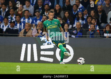 Porto, Portugal. 27 Oct, 2019. Lionn (Famalicão) Football/soccer : Portugal 'Liga N' match entre FC Porto FC Famalicão 3-0 à l'Estadio faire Doragao à Porto, Portugal . Credit : Mutsu Kawamori/AFLO/Alamy Live News Banque D'Images