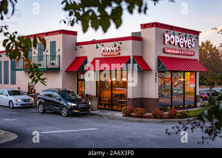Cuisine de Louisiane Popeyes fried chicken restaurant fast-food dans la région métropolitaine d'Atlanta, Géorgie. (USA) Banque D'Images