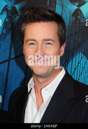 Los Angeles, Californie, USA 28 octobre 2019 Directeur/Producteur/auteur/acteur Edward Norton, assiste à la Warner Brothers Pictures présente une projection spéciale de 'Motherless Brooklyn' le 28 octobre 2019 à Hollywood Poster 43 Théâtre de la Légion américaine à Los Angeles, Californie, USA. Photo de Barry King/Alamy Live News Banque D'Images