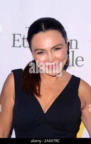 Los Angeles, USA. 28 Oct, 2019. Sandra Santiago à 'l' Sourire étrusque Première au Writers Guild Theatre de Los Angeles, Californie le 28 octobre 2019. Crédit : David Edwards/media/Alamy Punch Live News Banque D'Images