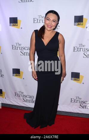 Los Angeles, USA. 28 Oct, 2019. Sandra Santiago à 'l' Sourire étrusque Première au Writers Guild Theatre de Los Angeles, Californie le 28 octobre 2019. Crédit : David Edwards/media/Alamy Punch Live News Banque D'Images