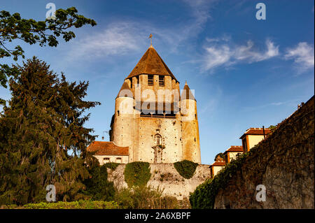 La tour de guet du 12ème siècle Tour César est le seul donjon octogonal sur un plan carré, Provins, France Banque D'Images