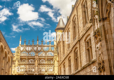 Détail du portail des Libraires de la cathédrale de Rouen à la rue Saint-Romain, Rouen, Normandie Banque D'Images