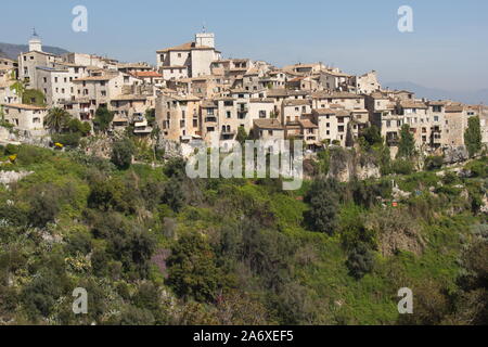 Tourettes-sur-Loup, un ancien hill town sur la côte d'Azur, Provence, France Banque D'Images