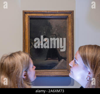 National Gallery, Londres, Royaume-Uni. 17 octobre 2019. Photo sous embargo jusqu'au 29 octobre 2019. La Galerie nationale choisir deux images avec un thème de Halloween horreur fantasmagorique pour le 31 octobre, posés avec les membres du personnel. De droit : une scène de "l'ensorcelé par la force'. Francisco de Goya, 1798. La National Gallery, Londres. Credit : Malcolm Park/Alamy Live News. Banque D'Images