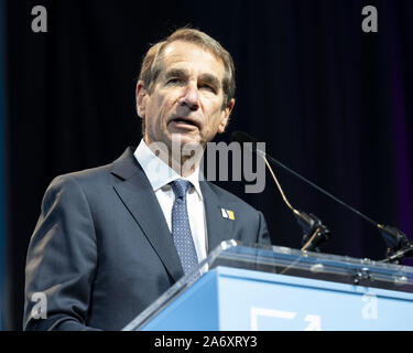 Washington DC, USA. 28 Oct, 2019. 28 octobre 2019 - Washington DC, United States : ALAN SOLOMONT, ancien ambassadeur des Etats-Unis à l'Espagne et Andorre, prononce une allocution à la Conférence nationale de la rue J au Walter E. Washington Convention Center. Crédit : Michael Brochstein/ZUMA/Alamy Fil Live News Banque D'Images