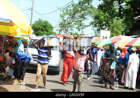 Le marché vibrant à Moroni, Comores. Banque D'Images