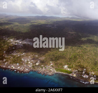Vue aérienne de la côte ouest de l'île de Ngazidja. Banque D'Images