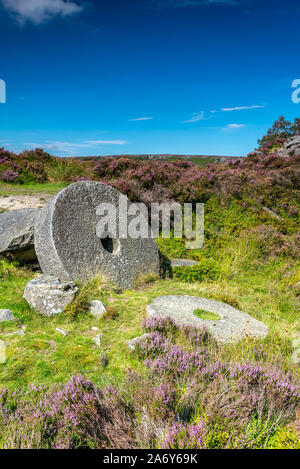 Meules, BurbageEdge, Hathersage, Peak District, Derbyshire, Angleterre, Royaume-Uni. Banque D'Images