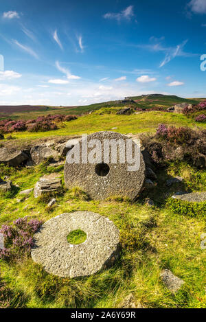 Meules, BurbageEdge, Hathersage, Peak District, Derbyshire, Angleterre, Royaume-Uni. Banque D'Images