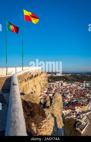 Vue sur la plage de Nazare prises à partir de la colline, district de Sitio. Banque D'Images