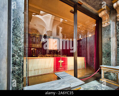 Chapelle qui protège le suaire de Jésus à l'intérieur de la basilique de Turin Banque D'Images