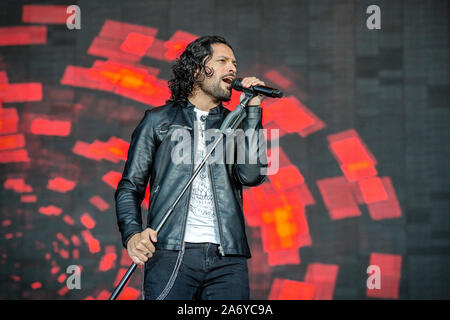 Solvesborg, Suède. 08th, 2019 juin. Le groupe britannique The Rainbow effectue un concert live au cours de la fête de la musique suédoise Sweden Rock Festival 2019. Ici le chanteur Ronnie Romero est vu sur scène. (Photo crédit : Gonzales Photo - Terje Dokken). Banque D'Images