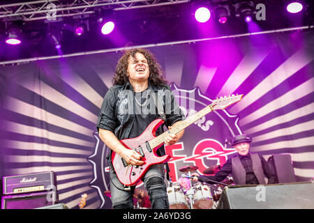 Solvesborg, Suède. 08th, 2019 juin. Le groupe de rock anglais UFO effectue un concert live au cours de la fête de la musique suédoise Sweden Rock Festival 2019. Ici le guitariste Vinnie Moore est vu sur scène. (Photo crédit : Gonzales Photo - Terje Dokken). Banque D'Images