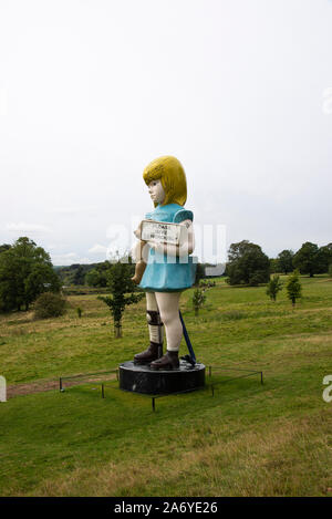 Le Damien Hurst Sculpture Charity se tient dans le parc Deer du Yorkshire Sculpture Park à Bretton West près de Wakefield Yorkshire England UK Banque D'Images