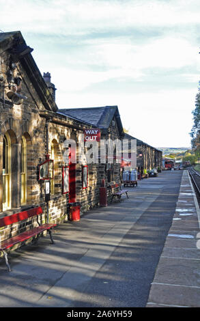 Ingrow Gare à l'automne, KWVR, Keighley et chemin de fer de la vallée d'une valeur Banque D'Images