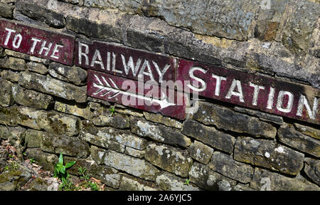 Gare la signe, Haworth, Keighley et chemin de fer de la vallée, d'une valeur Banque D'Images