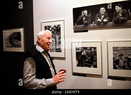 Prague, République tchèque. 29 Oct, 2019. Photographe tchèque Jovan Dezort présente l'exposition de l'auteur qui a été créé pour marquer son 85e anniversaire, le 29 octobre 2019, à Prague, en République tchèque. Photo : CTK Michal Krumphanzl/Photo/Alamy Live News Banque D'Images
