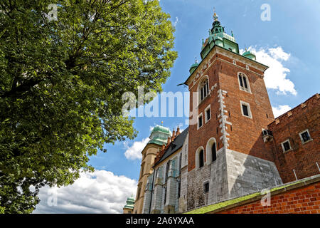 Cracovie, Pologne. 18 août, 2019. Le consigner vos bagages Royal Basilique des Saints Stanislas et Venceslas sur la colline de Wawel à Cracovie, Pologne. Banque D'Images