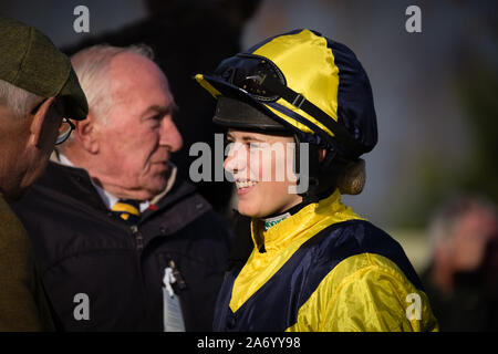 Jockey femme Bridget Andrews avant une course de chevaux Banque D'Images