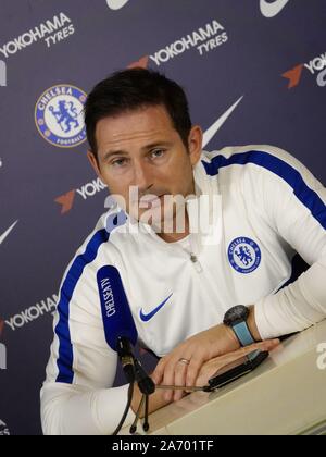 Cobham, Surrey, UK. 29 Oct, 2019. Frank Lampard, Chelsea Football Club manager, parle aux médias de demain Carabao Cup quatrième ronde match contre Manchester United à Stamford Bridge. Credit : Motofoto/Alamy Live News Banque D'Images