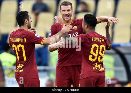 Justin Kluivert de AS Roma (R) célèbre après avoir marqué le but de 4-0 avec coéquipiers Henrix Mkhitaryan et Edin Dzeko de AS Roma Roma 15/09/2019 S Banque D'Images