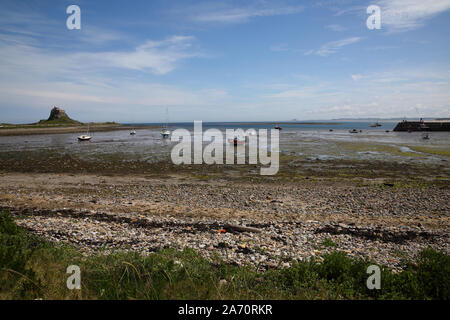 Château de Lindisfarne, 16ème siècle situé sur l'Île Sainte, près de Berwick-upon-Tweed, Northumberland, Angleterre, très modifiée par Sir Edwin Lutyens en Banque D'Images